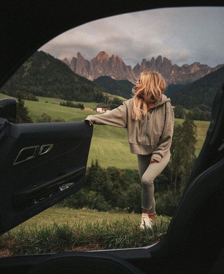 Candid Pose Idea