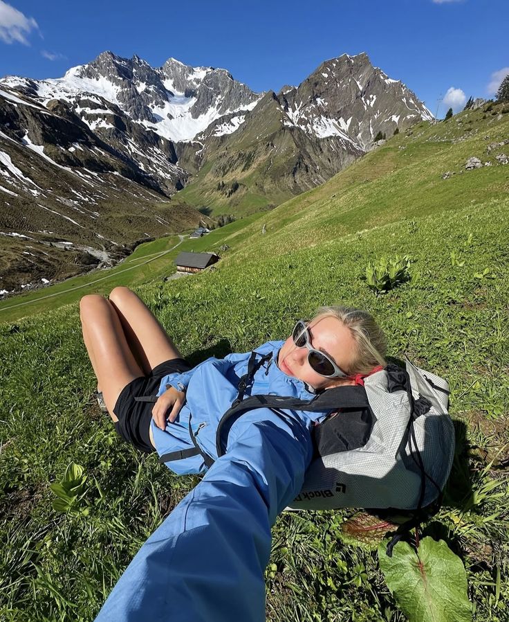 travel pose idea