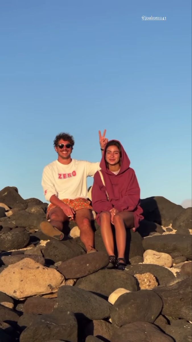 travel pose idea